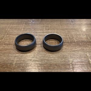 Rubber wedding rings, size 4.